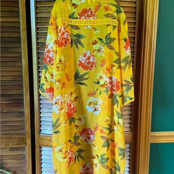 Emory Park Yellow Floral Kimono Top - Picture 2 of 3